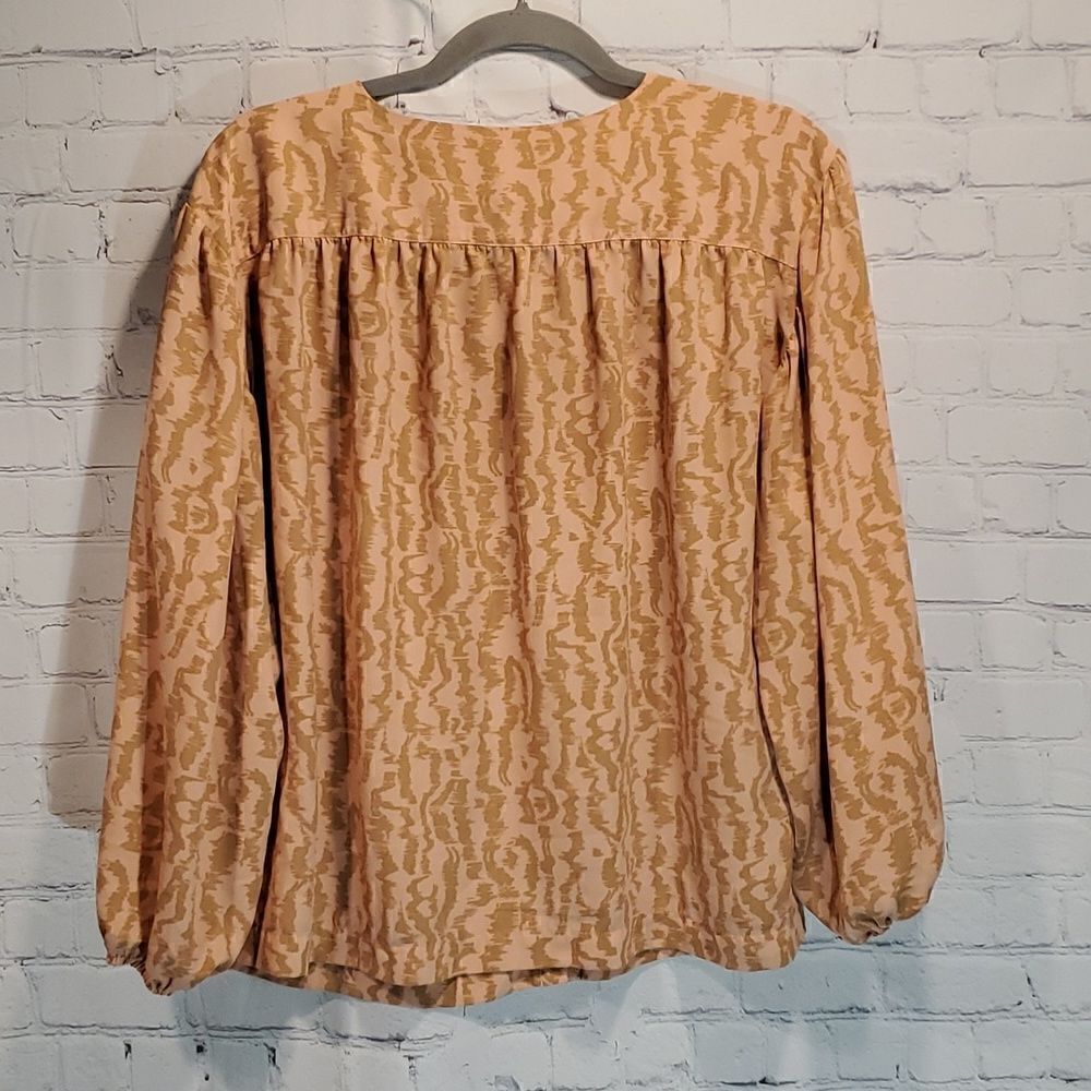 Elizabeth And James Drop Button Front Blouse Size… - image 8